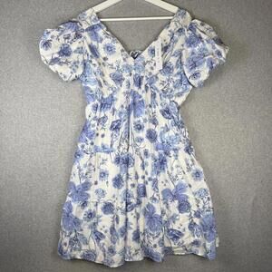 Brand New Gilli Women's Size Medium Blue White Floral Baby Doll Mini Dress